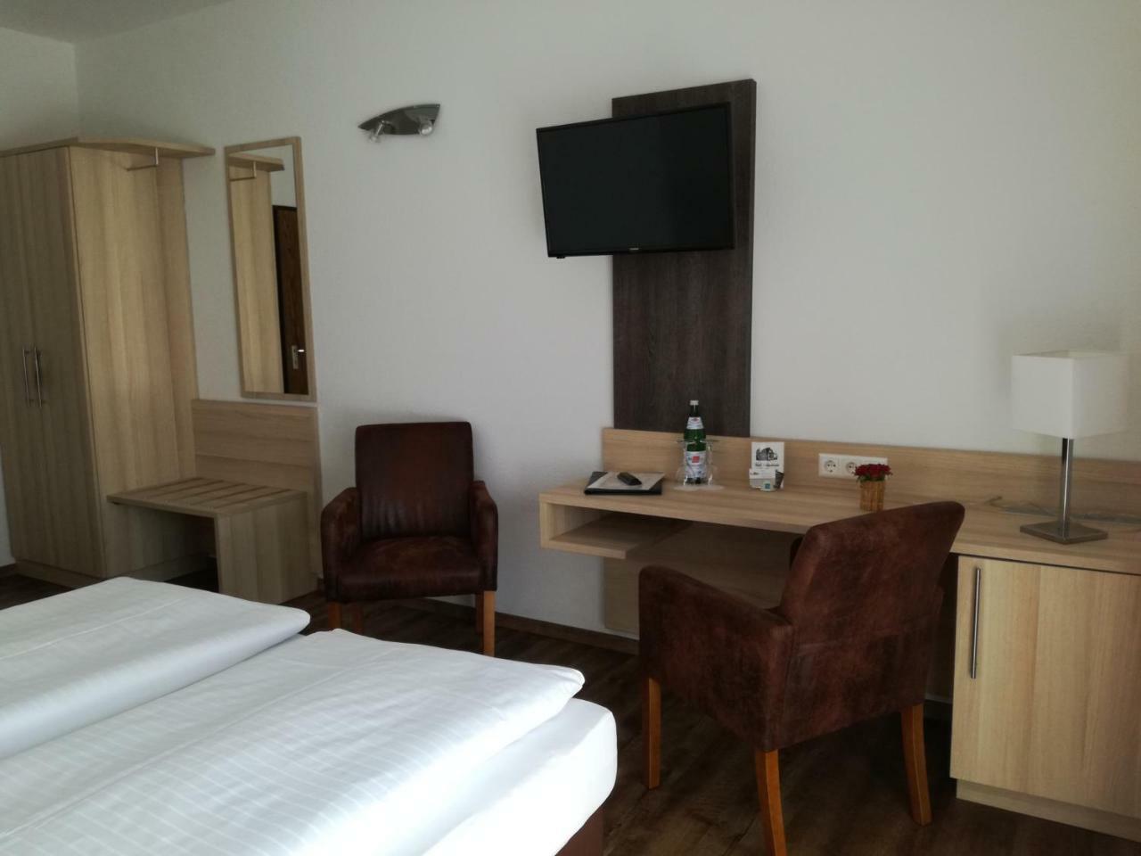 Hotel Waldparkstube Бад-Шёнборн Номер фото