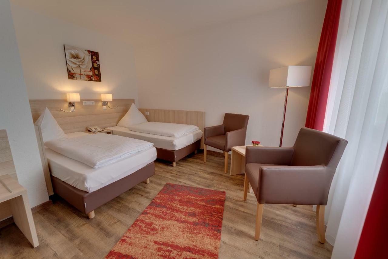 Hotel Waldparkstube Бад-Шёнборн Экстерьер фото