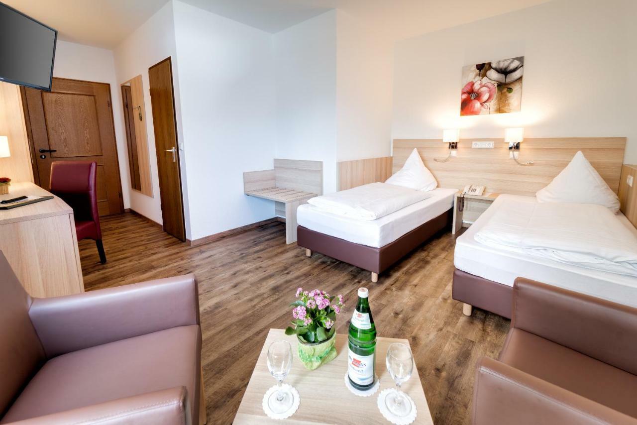 Hotel Waldparkstube Бад-Шёнборн Экстерьер фото